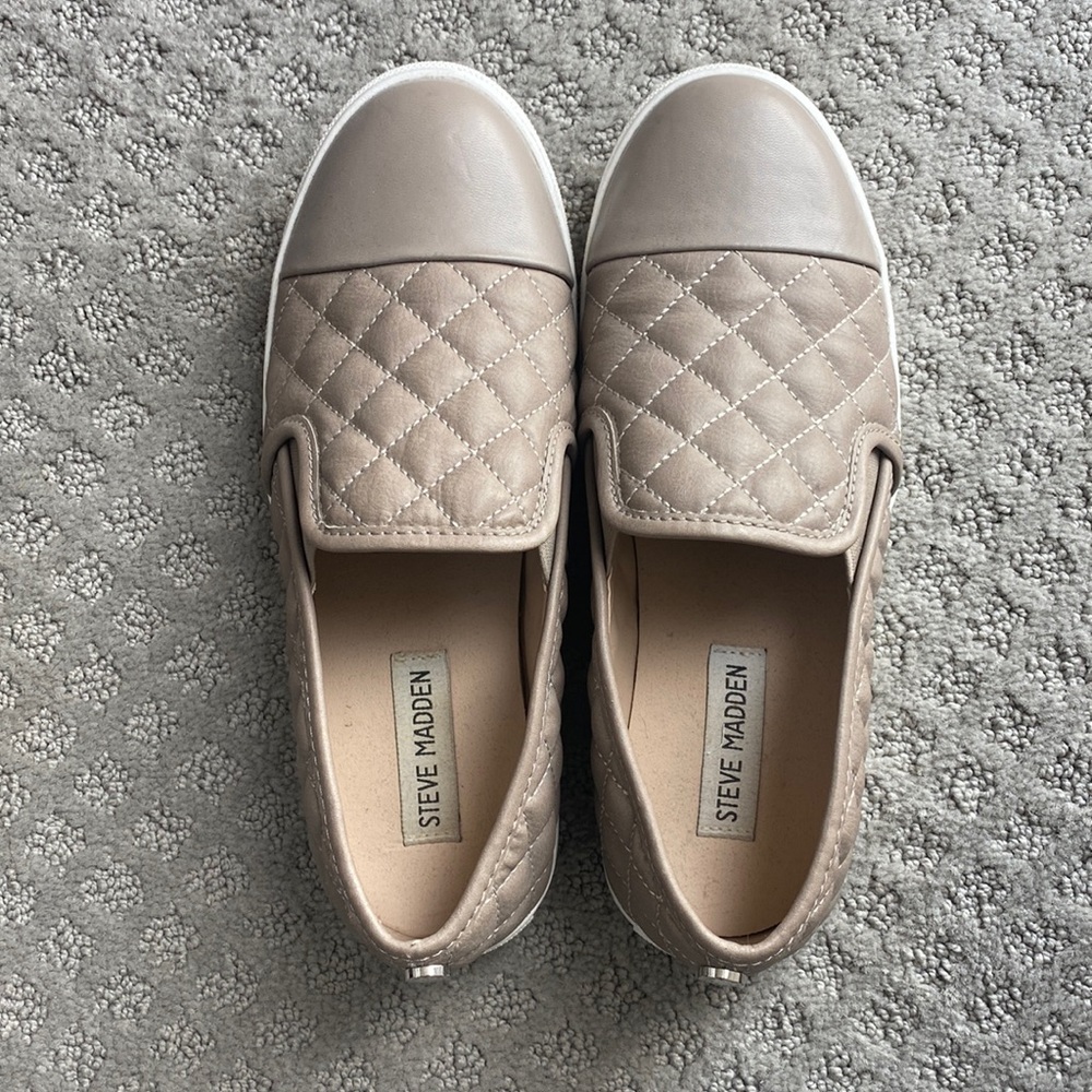 Steve Madden tan shoes